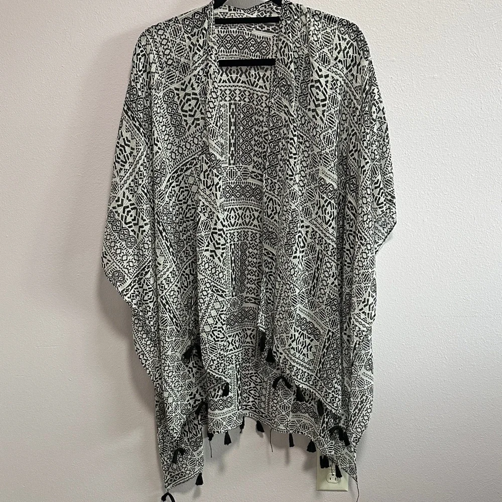 Black & White Geometric Fringe Wrap Scarf
